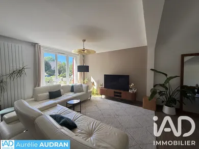 Maison à Le Mesnil-Saint-Denis (78320)