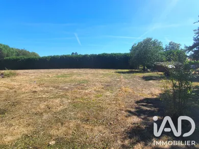 Terrain à bâtir à Le Champ-Saint-Père (85540)
