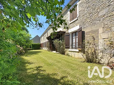 Traditional house in Varennes-lès-Narcy (58400)