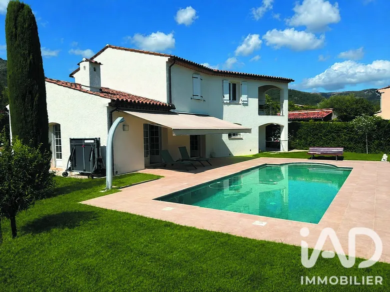 Maison 6 pièces 181 m² · à Vence · 181 m² · 1 080 000 €