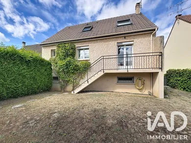 House in Issou (78440)