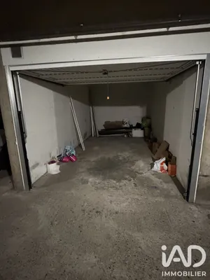 Parking à Paris (75004)