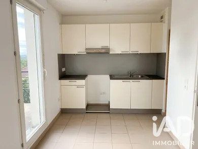 Appartement à Combs-la-Ville (77380)