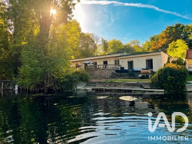 Maison d'architecte à Montigny-sur-Loing (77690)