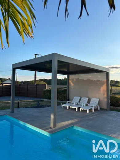 Maison d'architecte à Bans (39380)