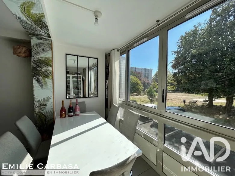 Appartement 3 pièces 63 m² · à Villeneuve-le-Roi · 63 m² · 175 000 €