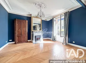Apartment in Paris (75002)