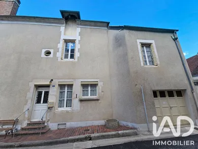 Maison de ville à Saint-Bris-le-Vineux (89530)