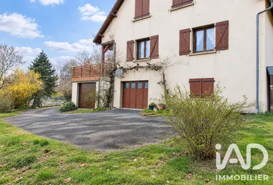 Maison traditionnelle à Sarran (19800)