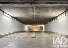 Parking à Paris (75019)