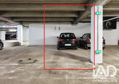 Parking à Paris (75019)