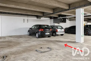 Parking à Paris (75019)