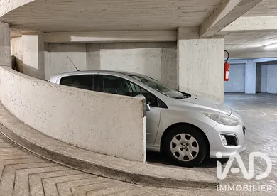 Parking à Paris (75007)