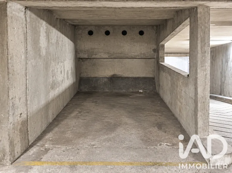 Parking 12 m² · à Paris · 12 m² · 25 000 €
