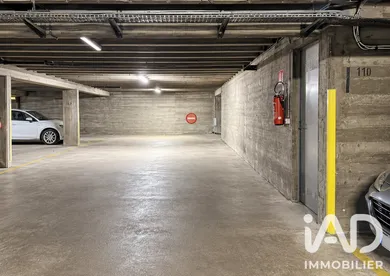 Parking à Paris (75015)