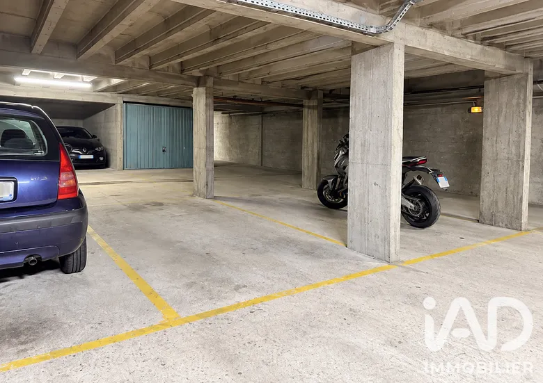 Parking 12 m² · à Paris · 12 m² · 20 000 €