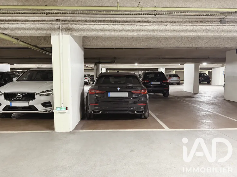 Parking 12 m² · à Paris · 12 m² · 33 000 €