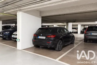Parking à Paris (75003)