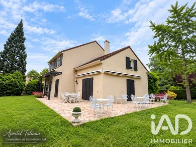 House in Louveciennes (78430)