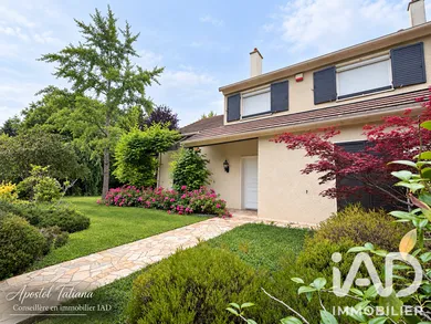 House in Louveciennes (78430)