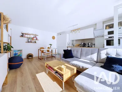 Apartment in Paris (75015)