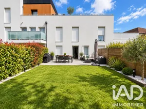 Apartment in Roissy-en-Brie (77680)