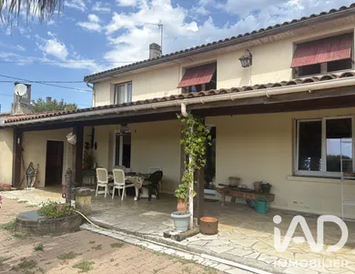 Maison de campagne à Montagne (33570)