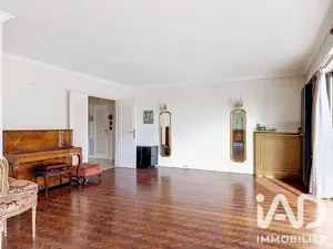 Apartment in Versailles (78000)