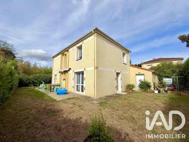 Maison d'architecte à Montmorillon (86500)