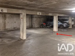 Parking à Paris (75019)
