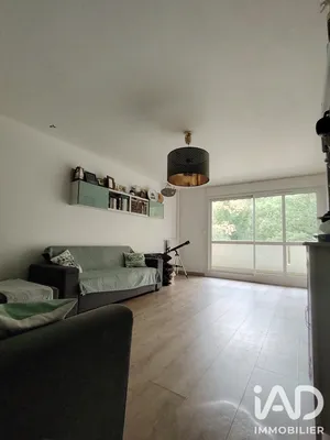 Apartment in Les Ulis (91940)