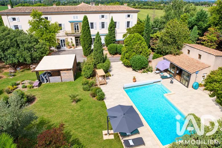 Maison 15 pièces 392 m² · à Montélimar · 392 m² · 988 000 €