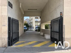 Parking à Paris (75010)