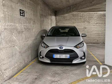 Parking à Paris (75015)