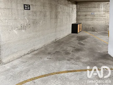 Parking à Paris (75015)