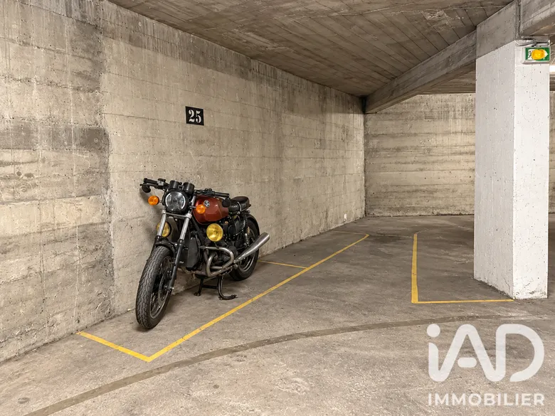 Parking 12 m² · à Paris · 12 m² · 24 000 €