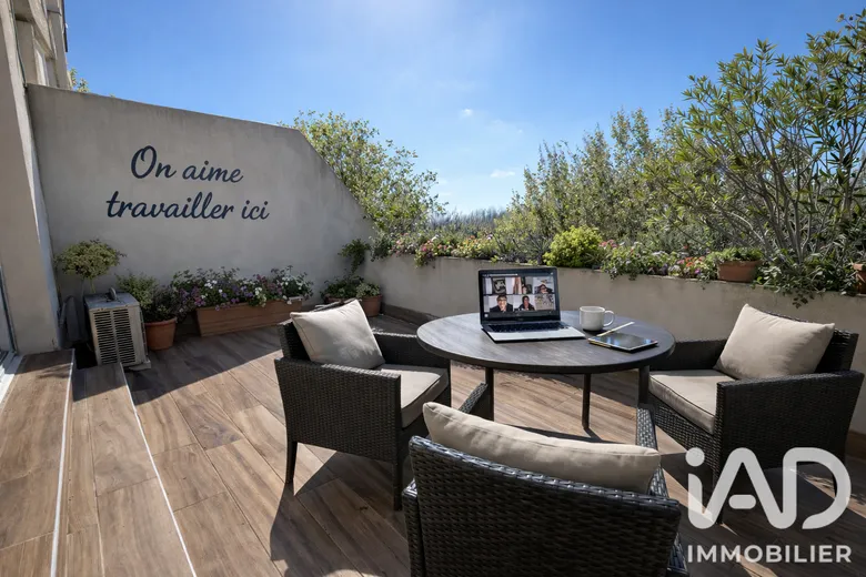 Local commercial 98 m² · à Arles · 97,6 m² · 249 000 €