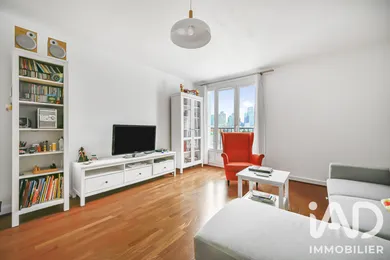 Apartment in Courbevoie (92400)