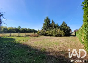Terrain à bâtir à Azay-sur-Cher (37270)