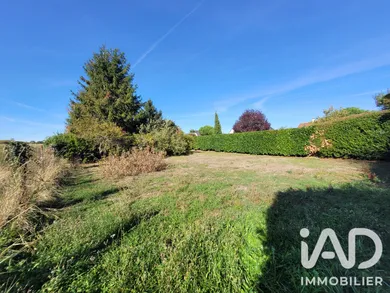 Terrain à bâtir à Azay-sur-Cher (37270)