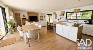 House in Salles (33770)