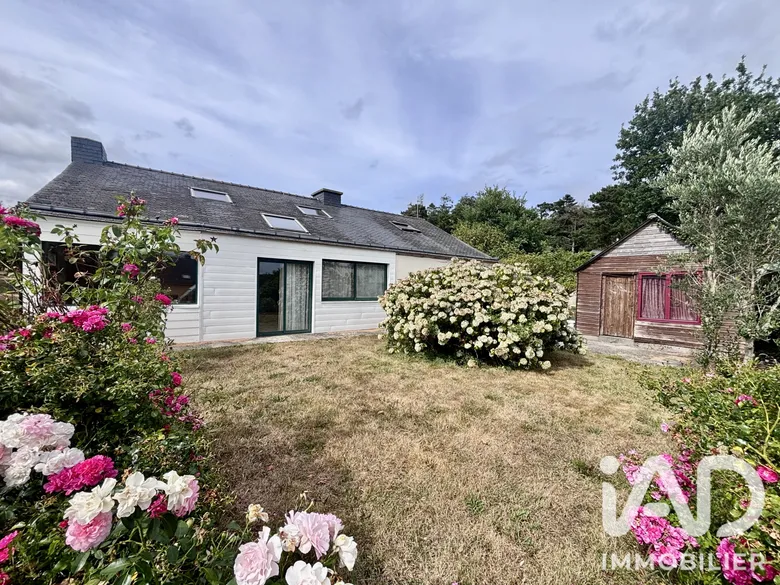 Maison 5 pièces 111 m² · à Saint-Urbain · 111 m² · 250 000 €