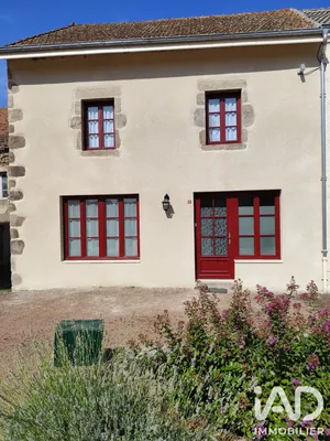 Maison de campagne à Droiturier (03120)