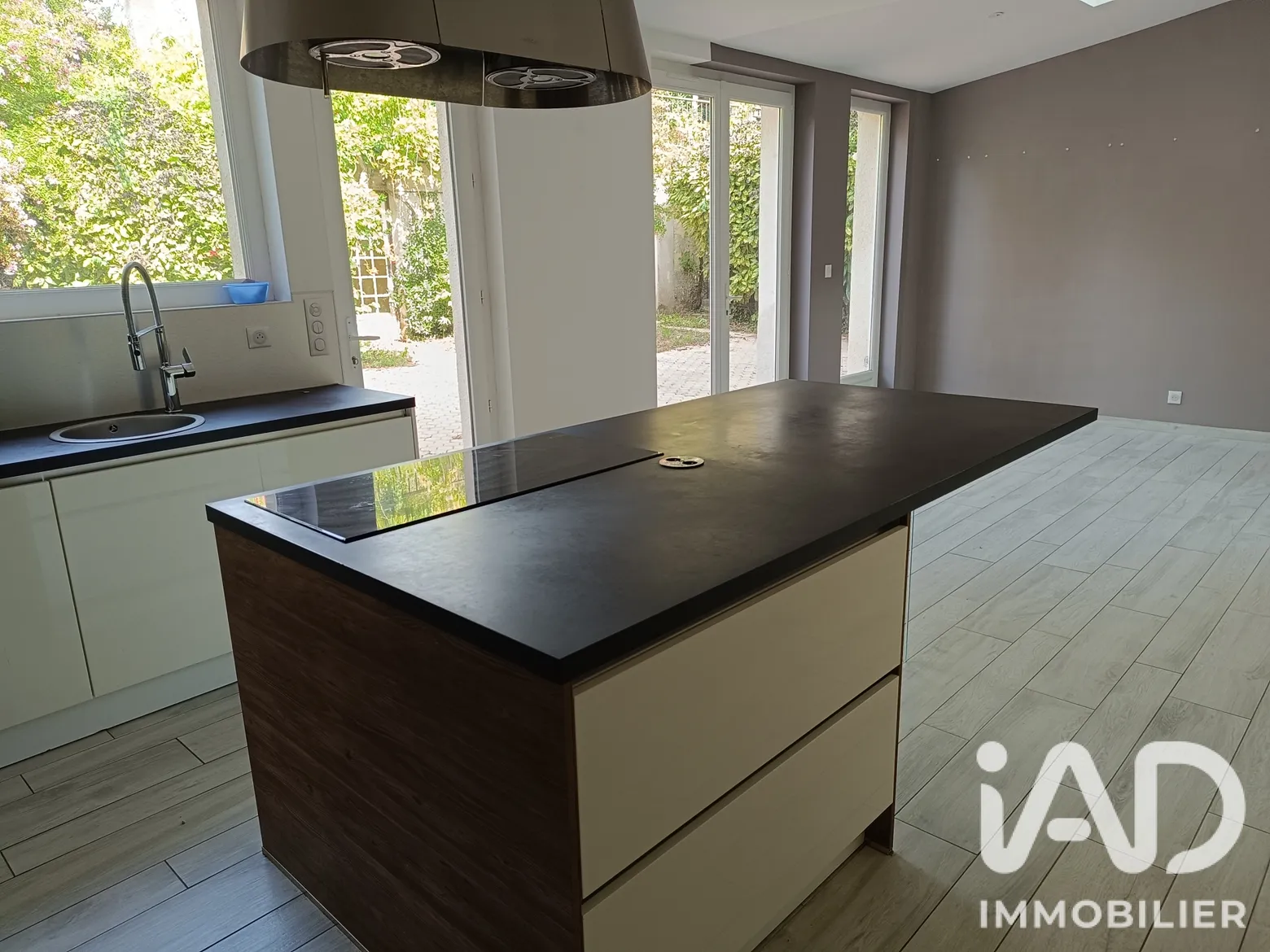 Vente maison à La Châtaigneraie (85120) : maison de ville 9 pièces 270 m² - 2104742 — 3