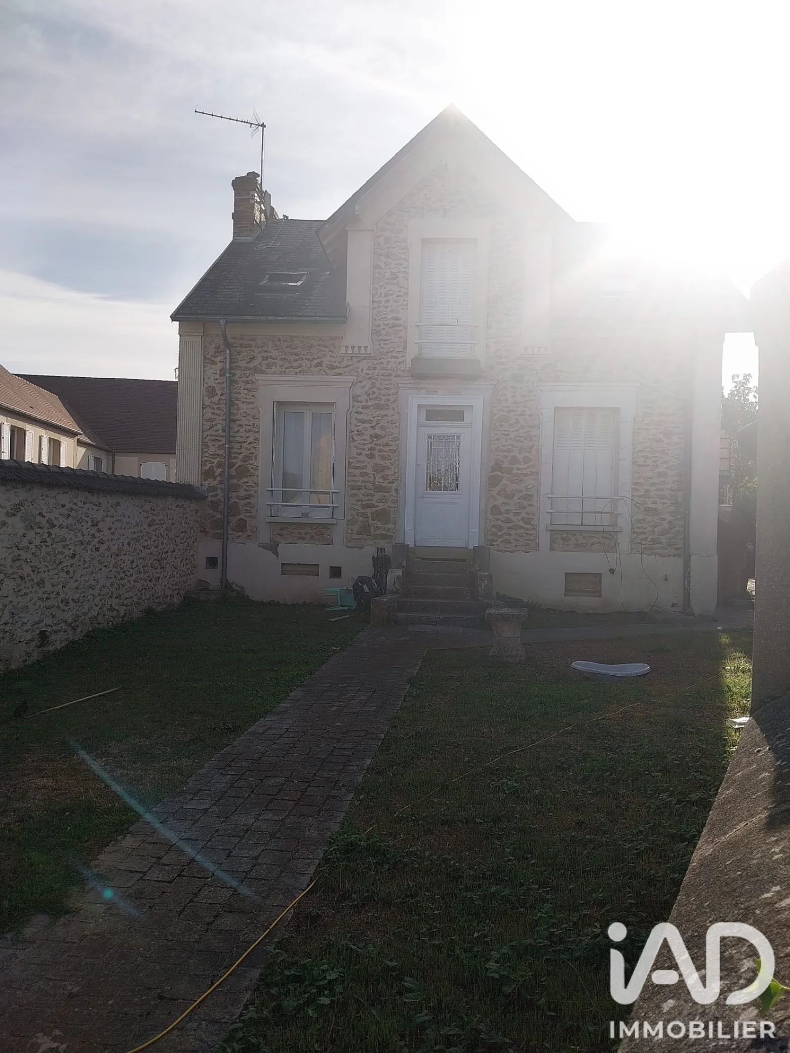 Vente immeuble 111 m² à Saint-Germain-lès-Corbeil (91250) - 2112067 — 2