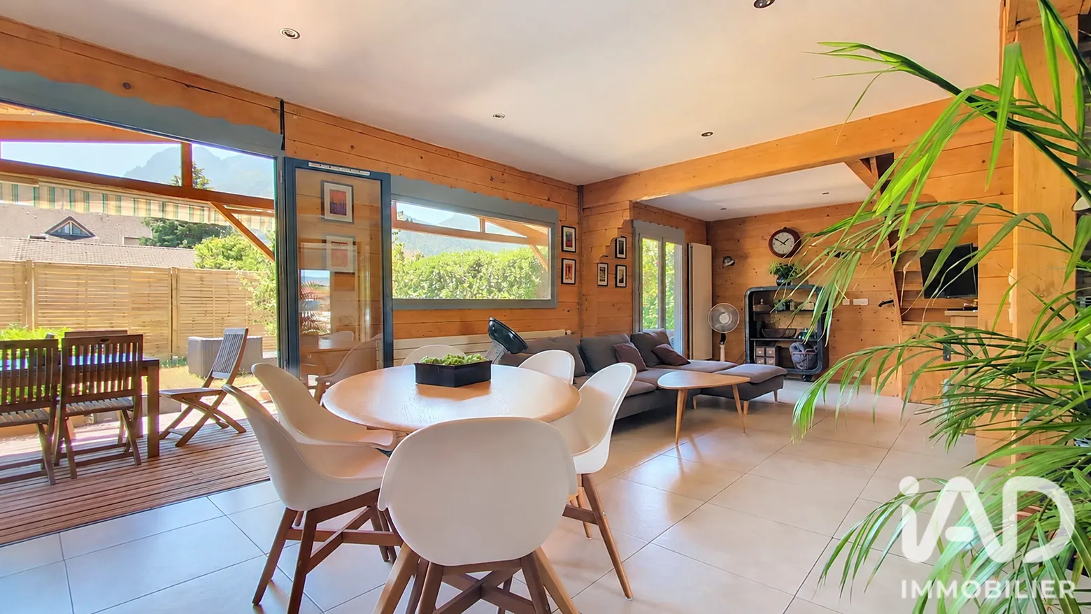 Vente maison à Doussard (74210) : châlet 6 pièces 130 m² - 2104090 — 2