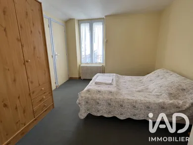 Immeuble à Mont-Dore (63240)