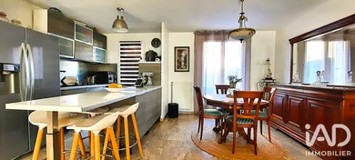 Maison traditionnelle à Sainte-Geneviève-des-Bois (91700)