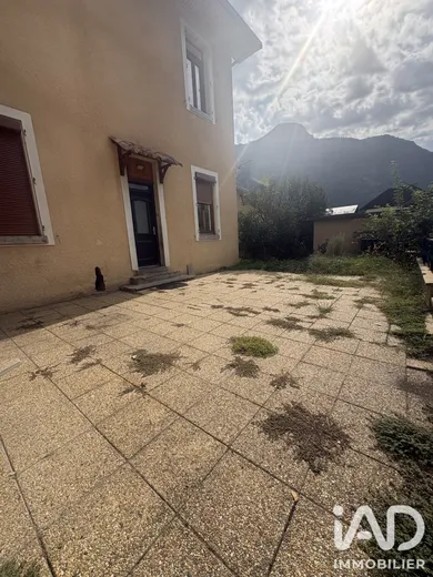 Appartement à Saint-Avre (73130)