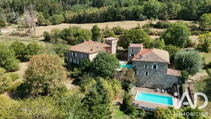 Château à Saint-Félicien (07410)